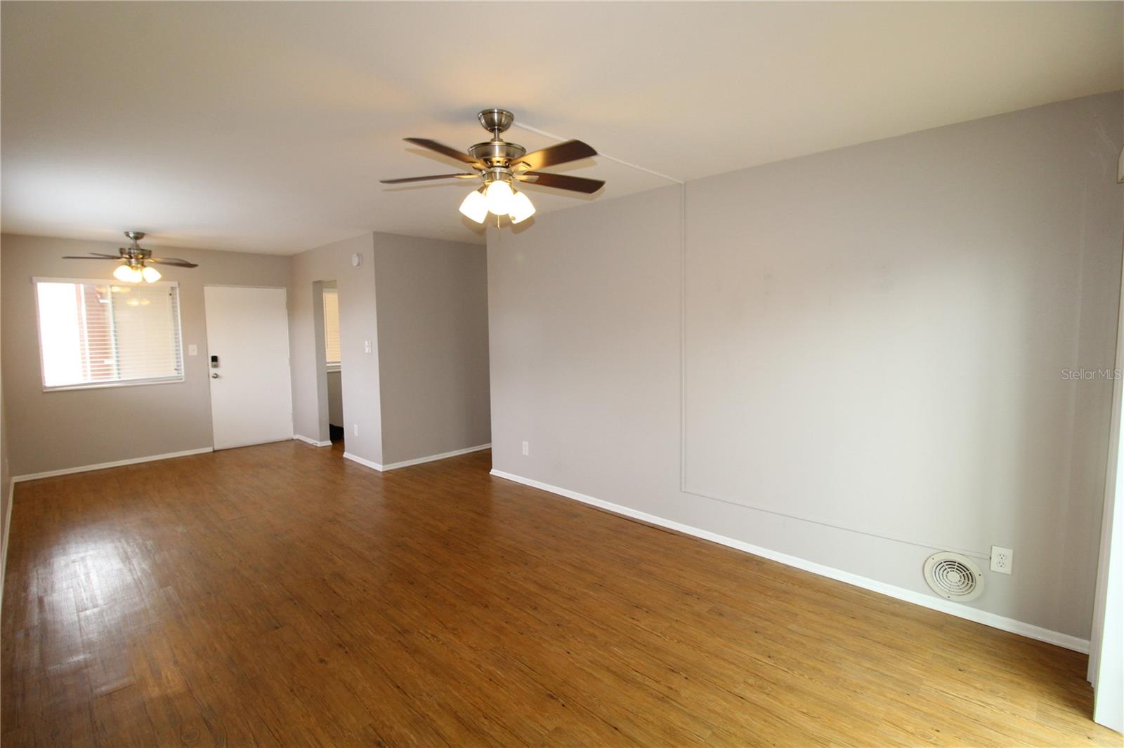 Image 3 of 18 For 3001 Bee Ridge Road 106