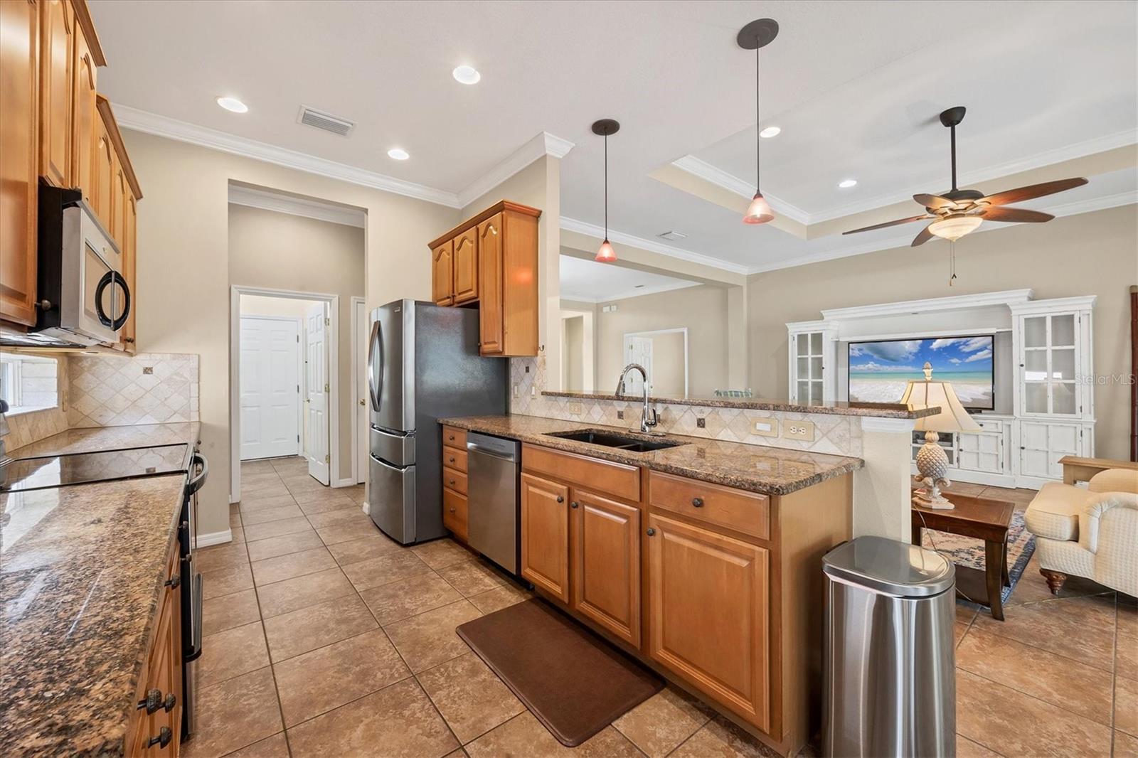 Listing photo id 15 for 3624 Summerwind Circle