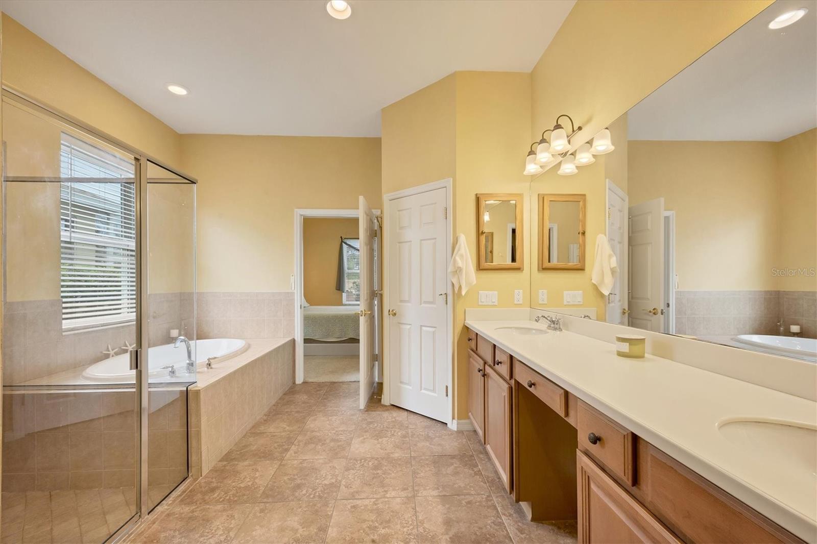 Listing photo id 25 for 3624 Summerwind Circle