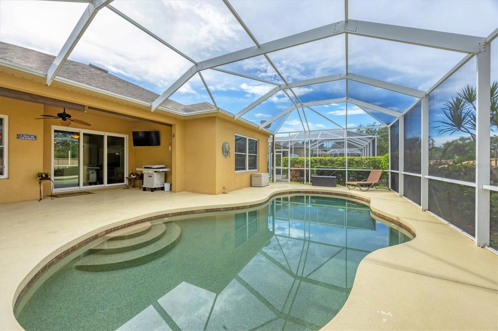 Listing photo id 35 for 3624 Summerwind Circle