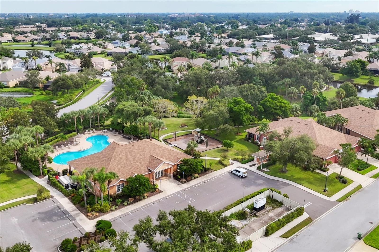 Listing photo id 48 for 3624 Summerwind Circle