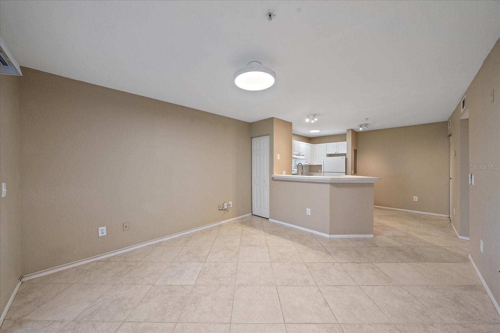 Image 6 of 32 For 850 Tamiami Trail 207