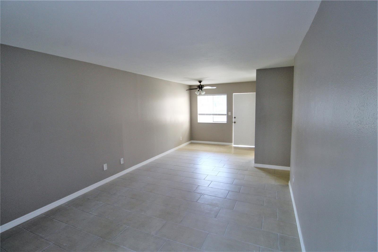 Image 3 of 18 For 3001 Bee Ridge Road 120