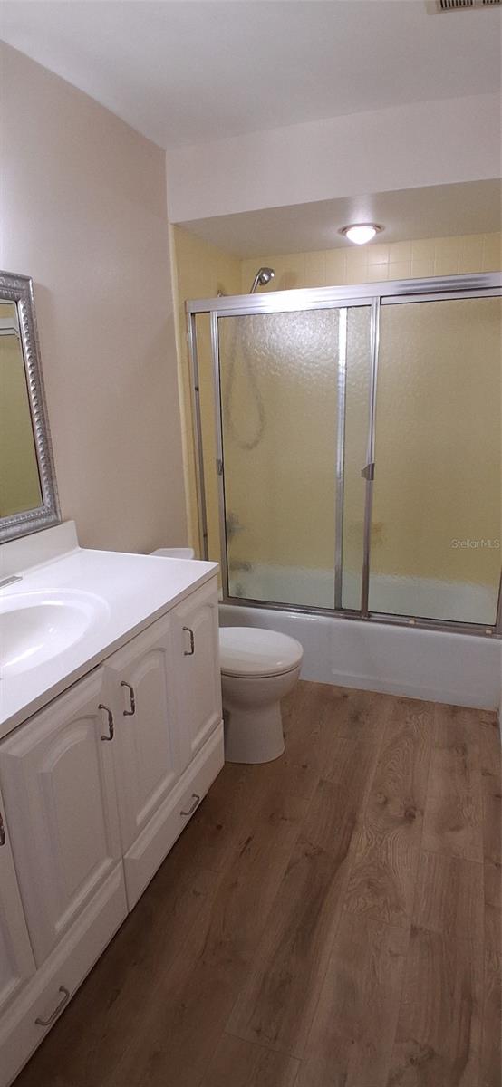 Image 21 of 23 For 441 Rubens Drive E