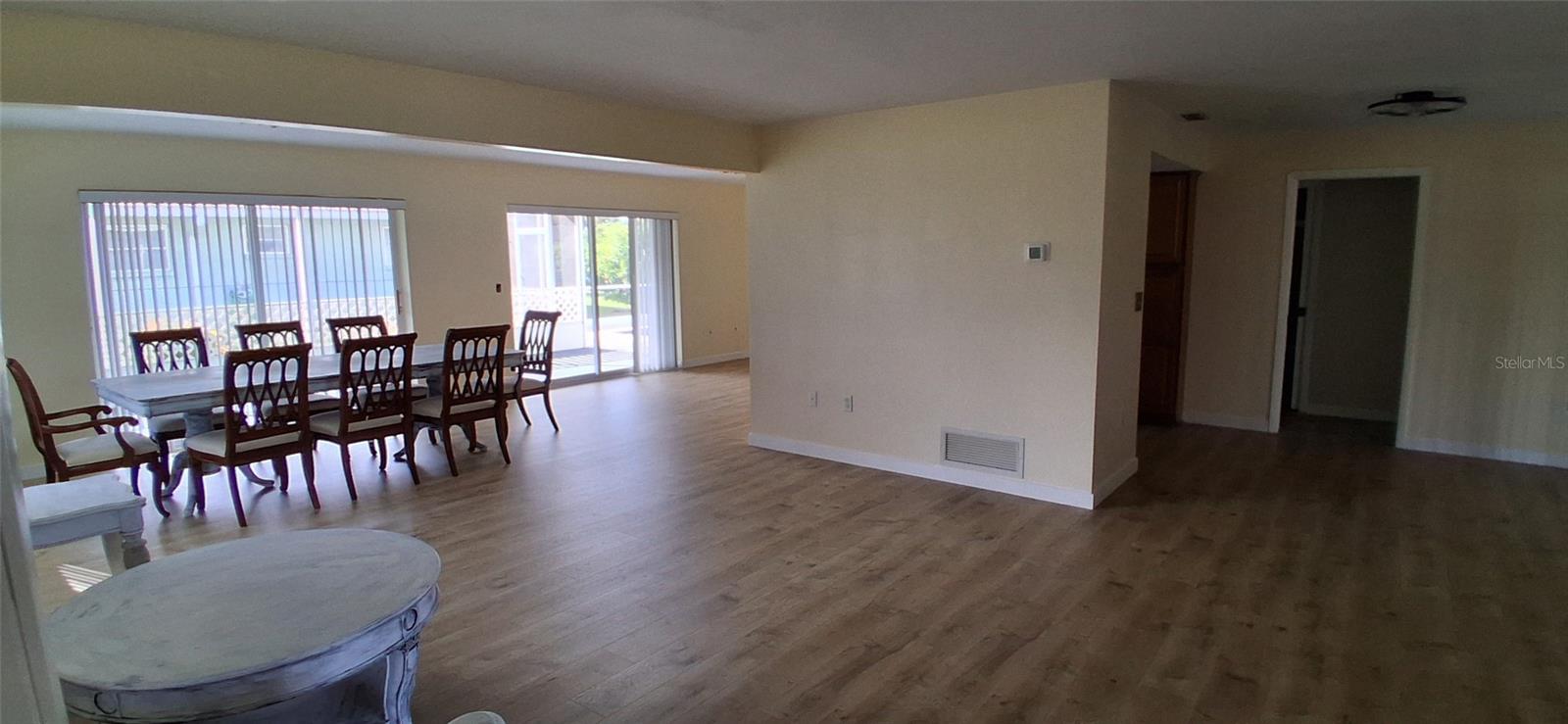 Image 6 of 23 For 441 Rubens Drive E