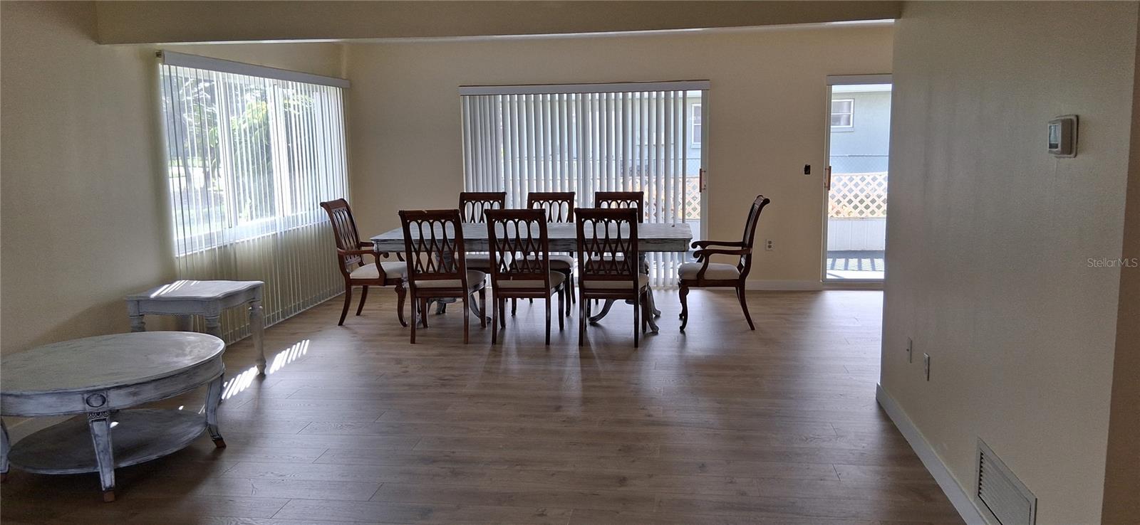 Image 9 of 23 For 441 Rubens Drive E