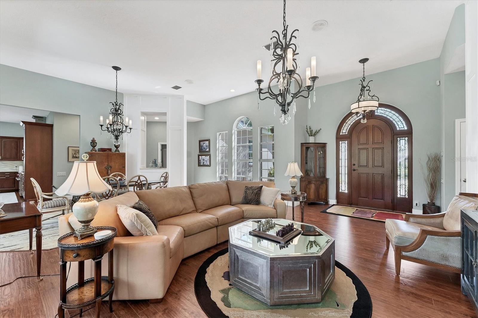 Image 10 of 62 For 8214 Regents Court