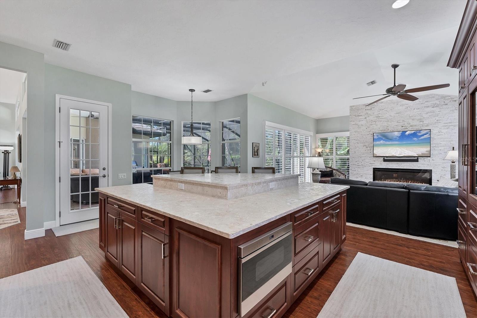 Image 20 of 62 For 8214 Regents Court