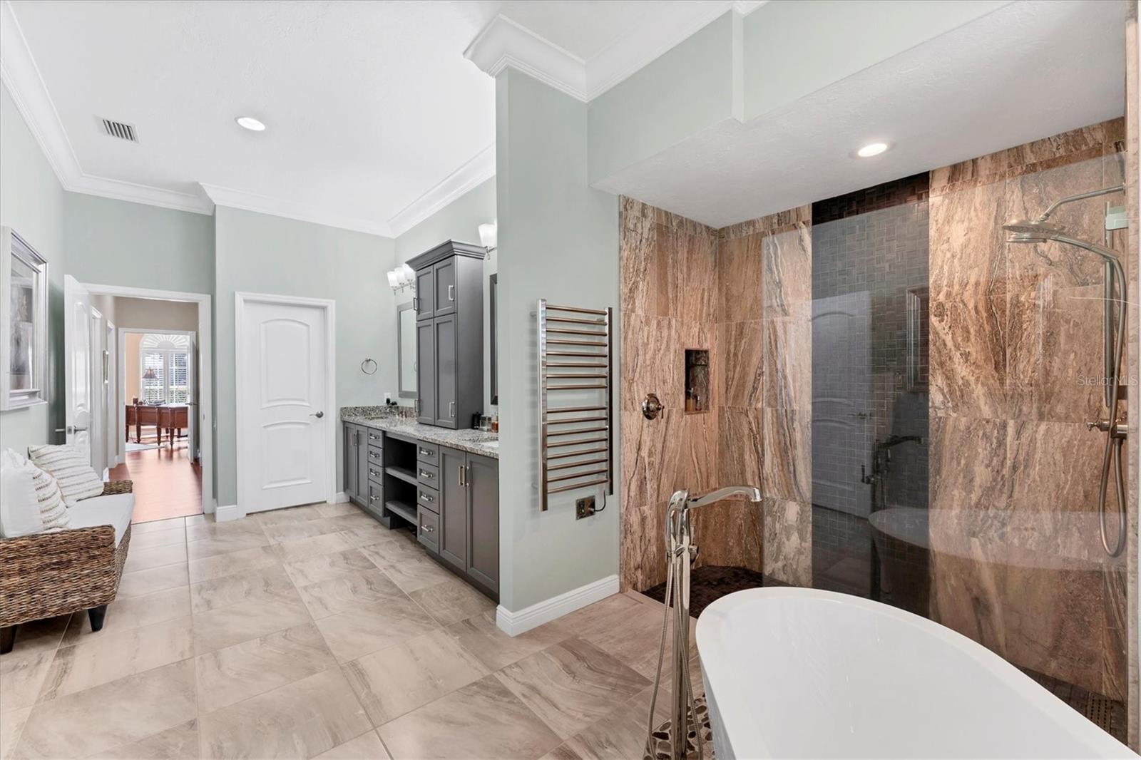 Image 41 of 62 For 8214 Regents Court