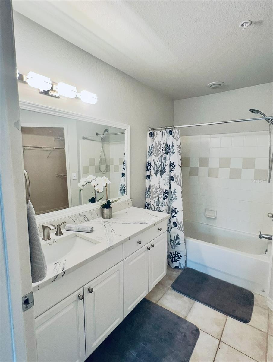 Image 10 of 18 For 5571 Rosehill  205