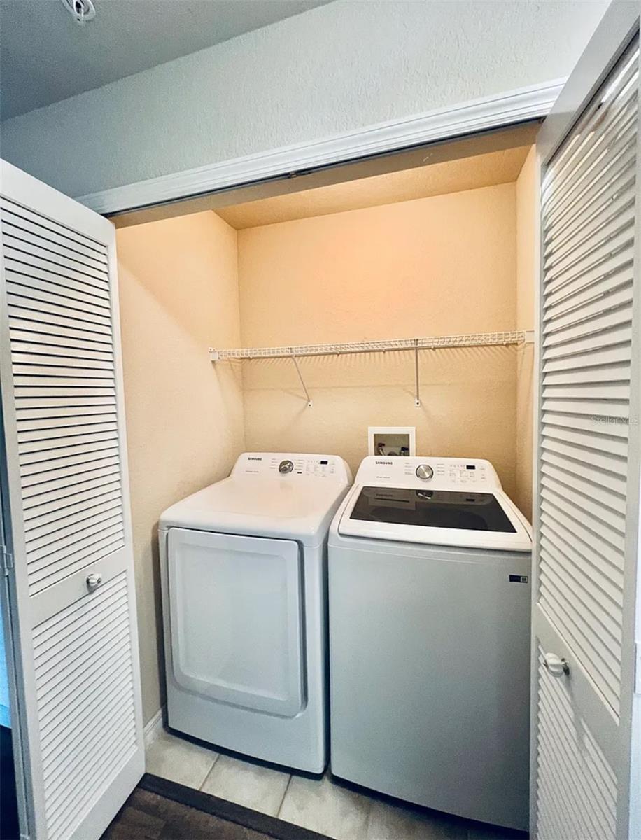 Image 15 of 18 For 5571 Rosehill  205