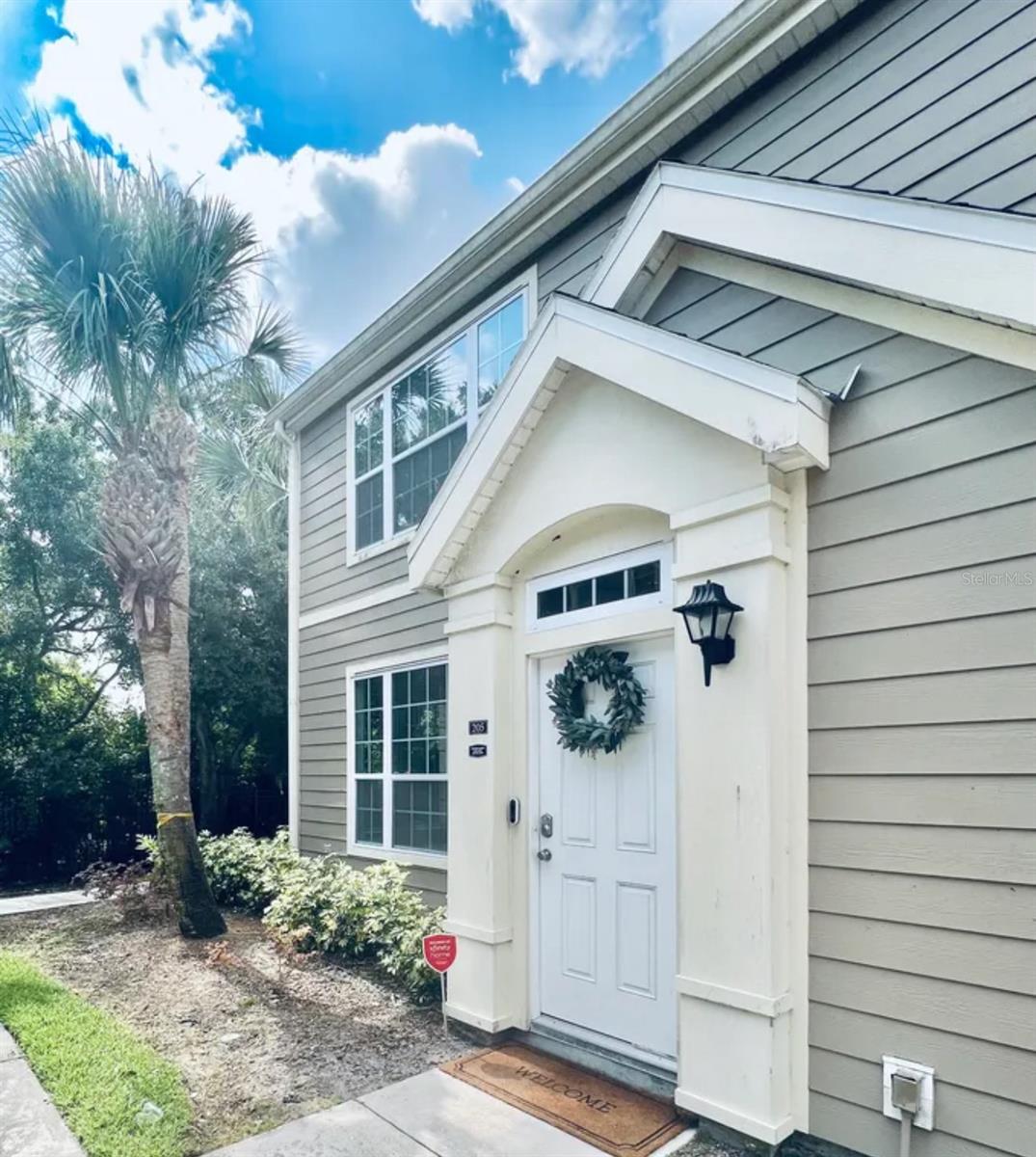 Image 4 of 18 For 5571 Rosehill  205