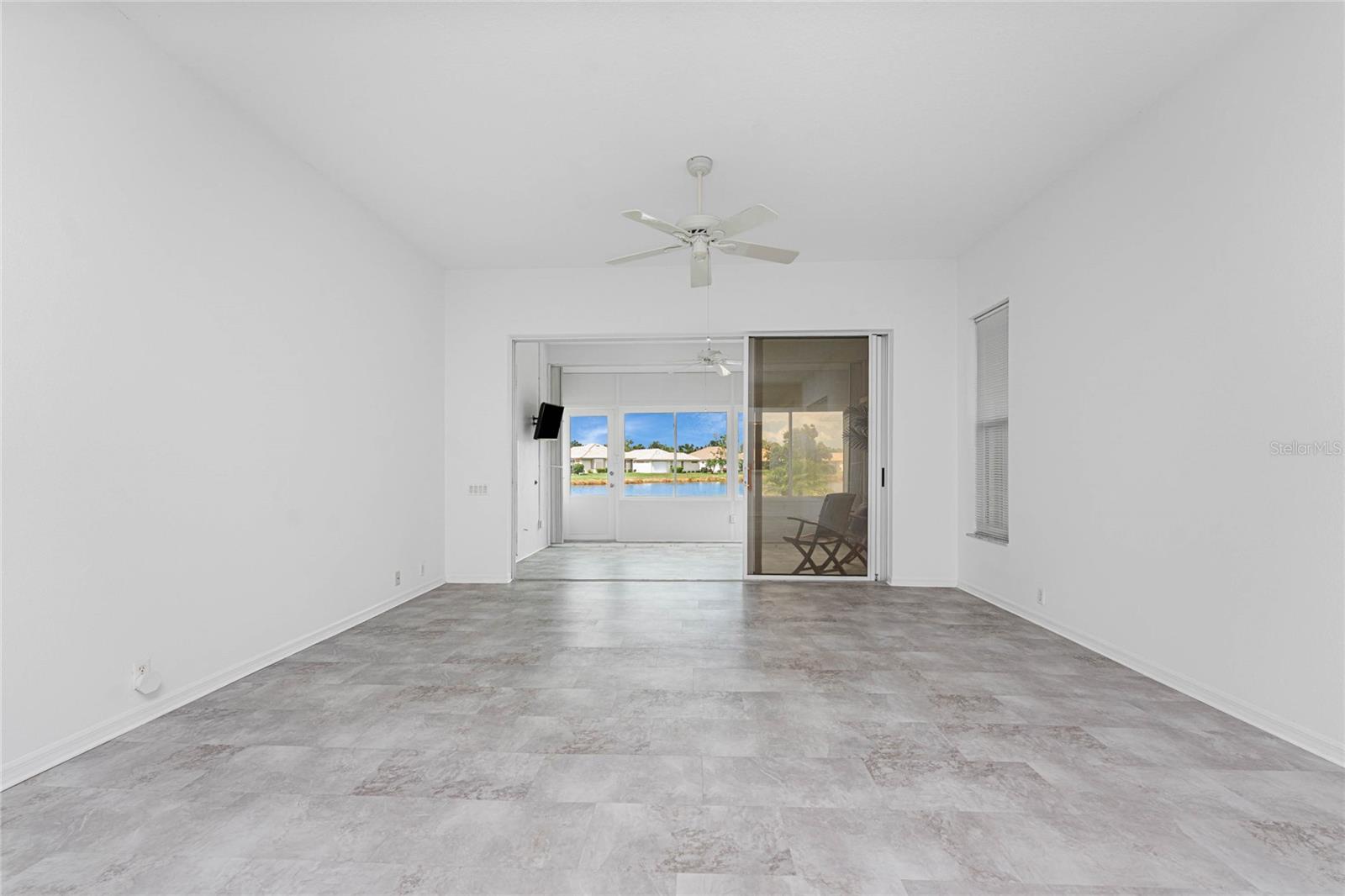 Image 15 of 77 For 6730 Greenview Lane