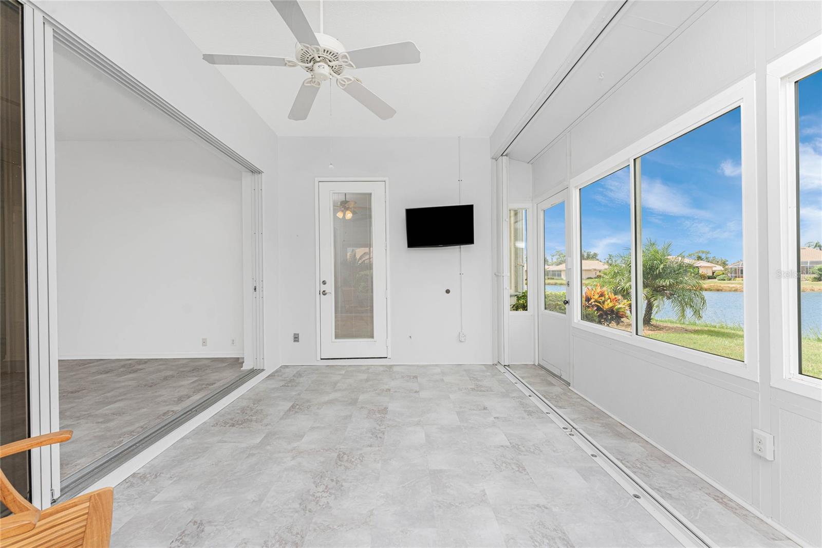 Image 28 of 77 For 6730 Greenview Lane