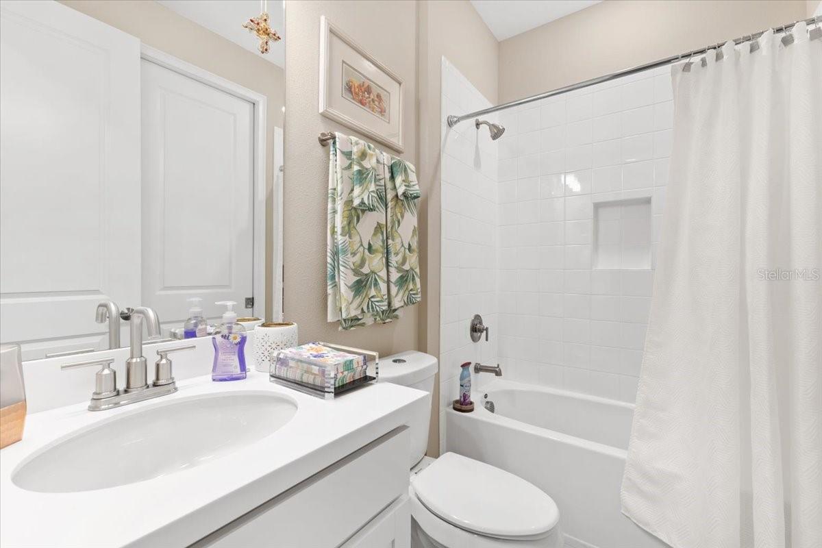 Image 11 of 16 For 6236 Grandview Hill Court