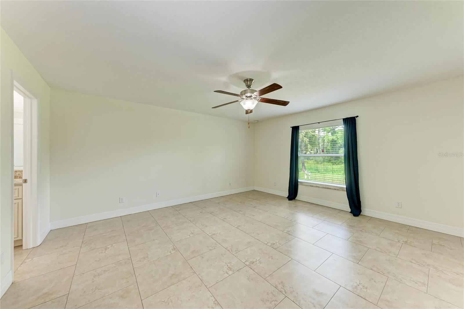 Image 17 of 39 For 3560 Eldron Avenue