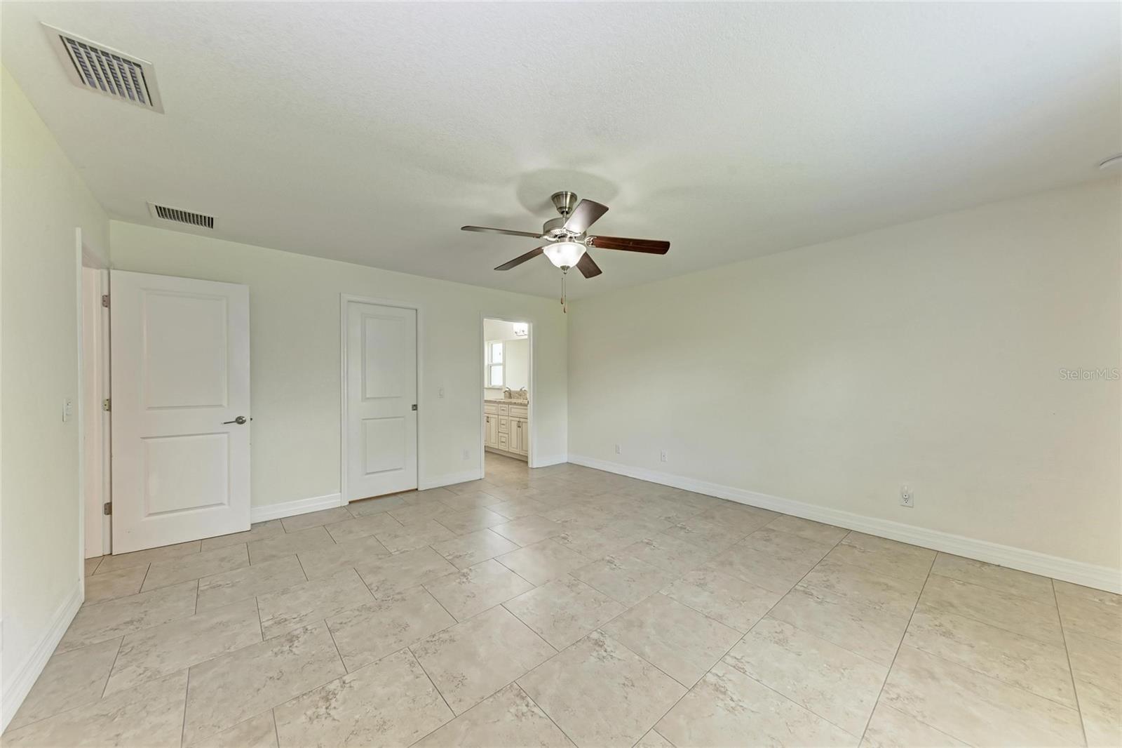 Image 18 of 39 For 3560 Eldron Avenue