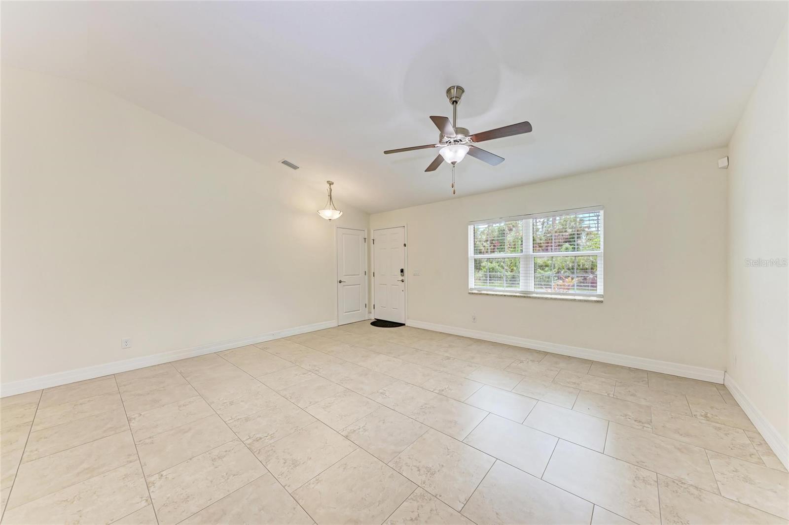 Image 8 of 39 For 3560 Eldron Avenue
