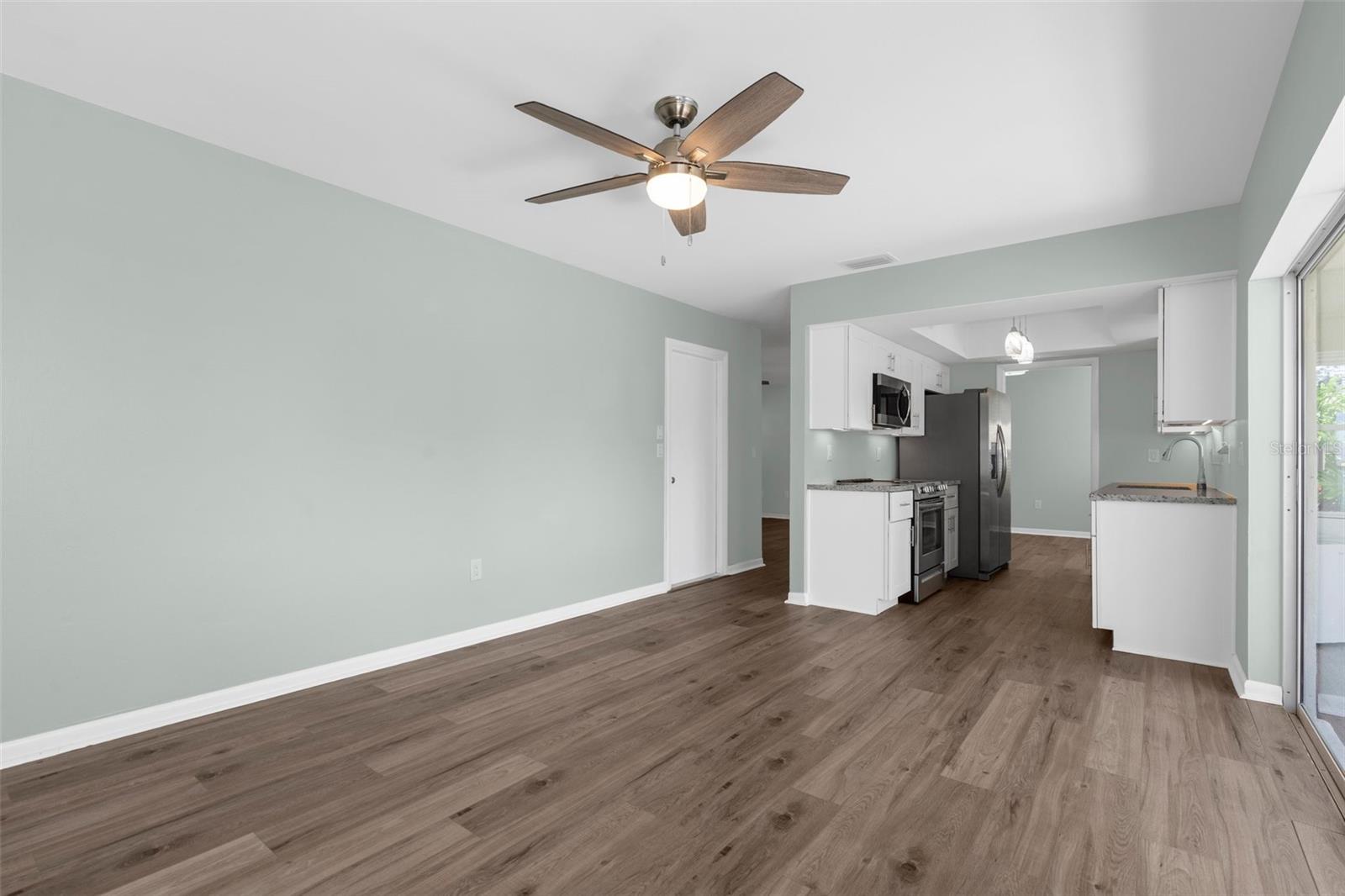 Image 11 of 33 For 913 64th Street W
