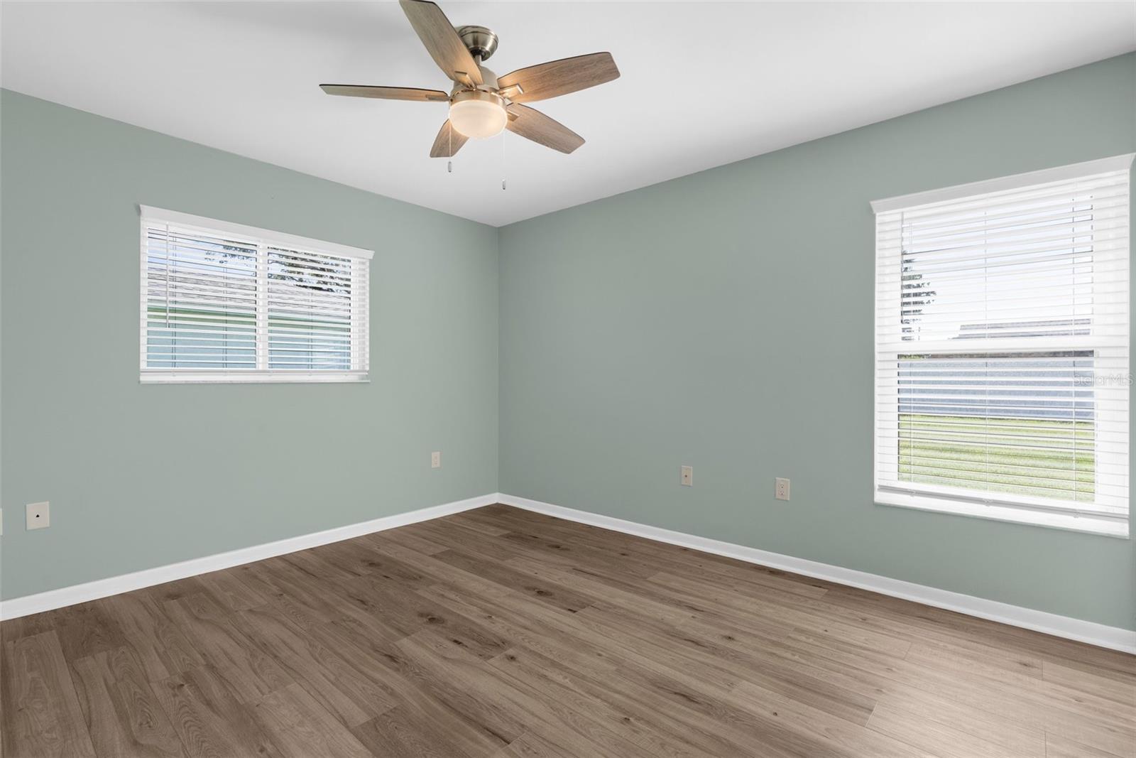 Image 15 of 33 For 913 64th Street W