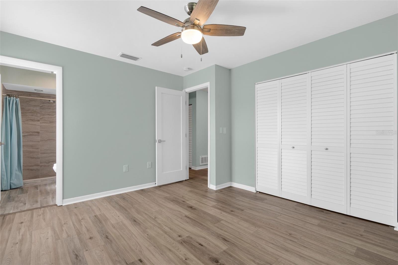 Image 16 of 33 For 913 64th Street W