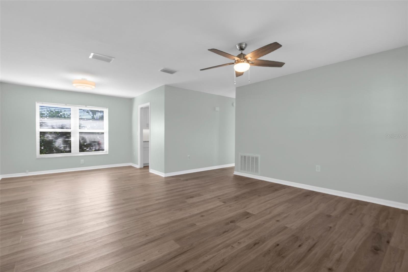 Image 4 of 33 For 913 64th Street W