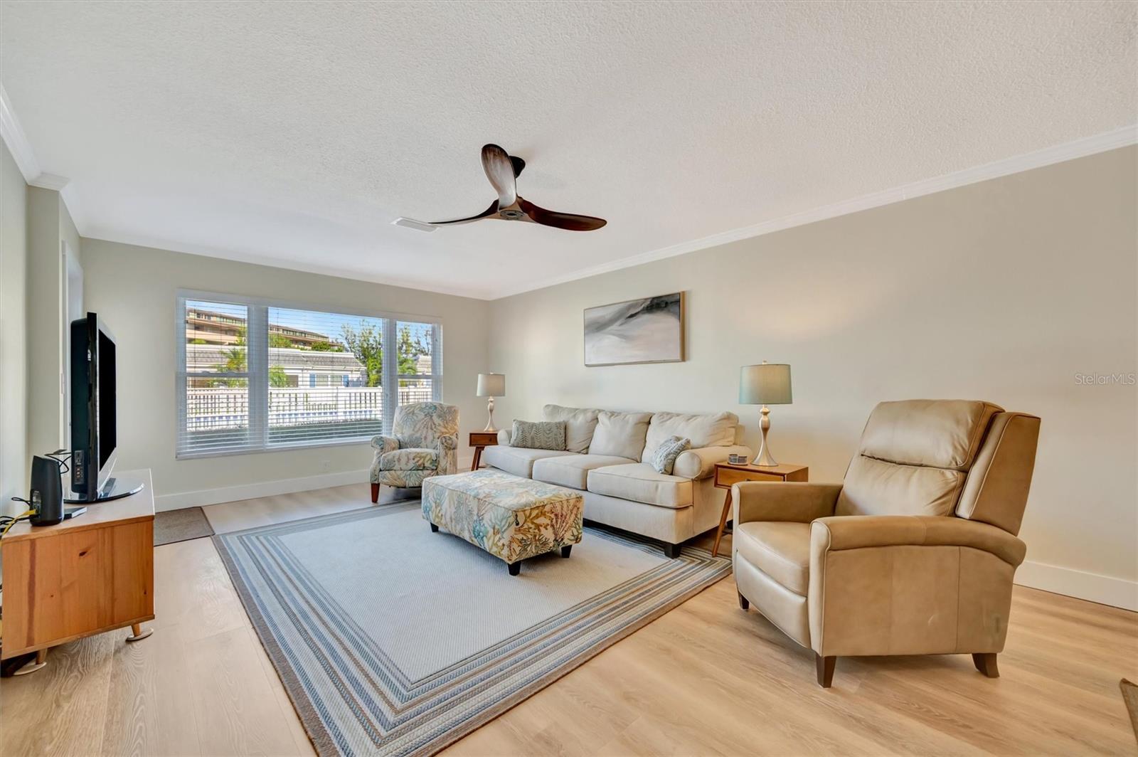 Image 6 of 39 For 9718 Hernando Court