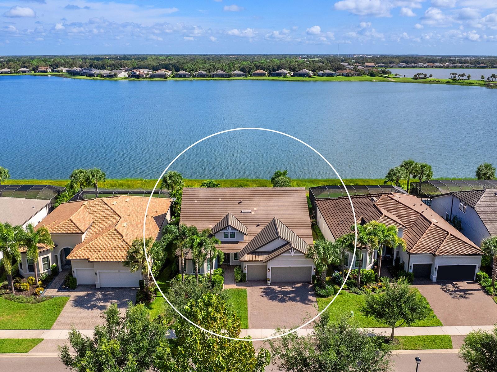 Image 12 of 84 For 7884 Grande Shores Drive