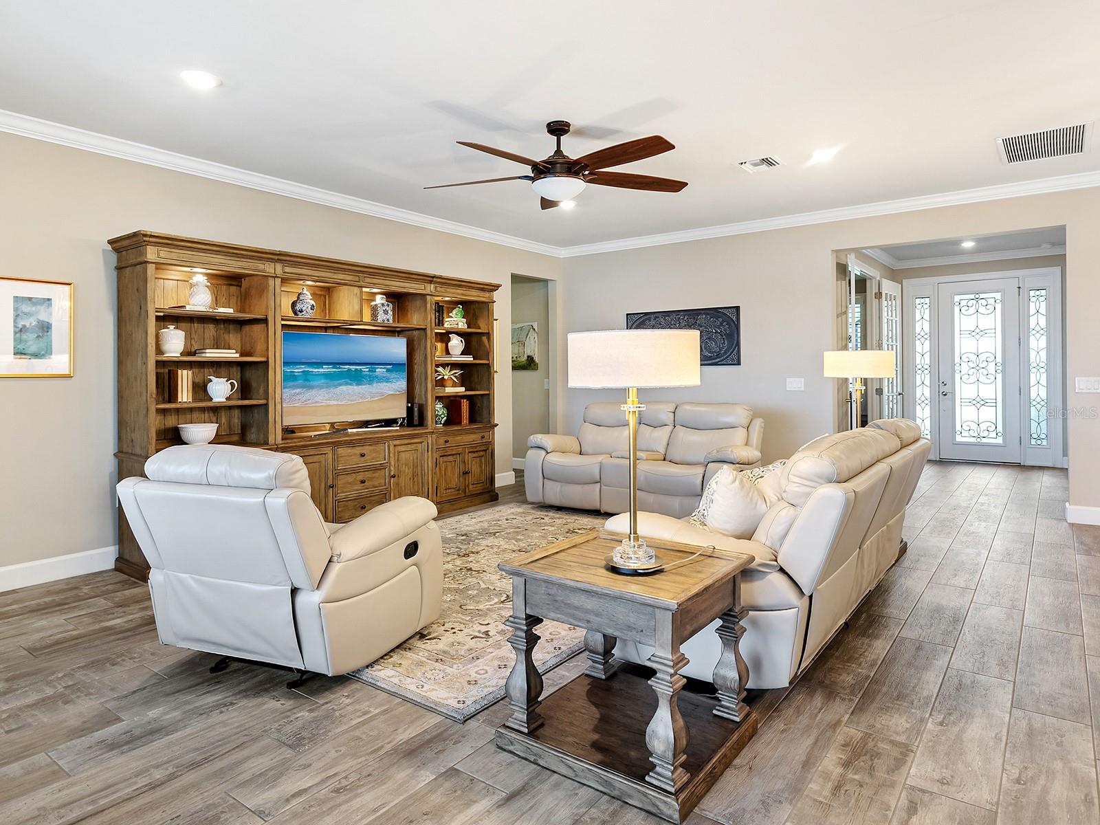 Image 18 of 84 For 7884 Grande Shores Drive