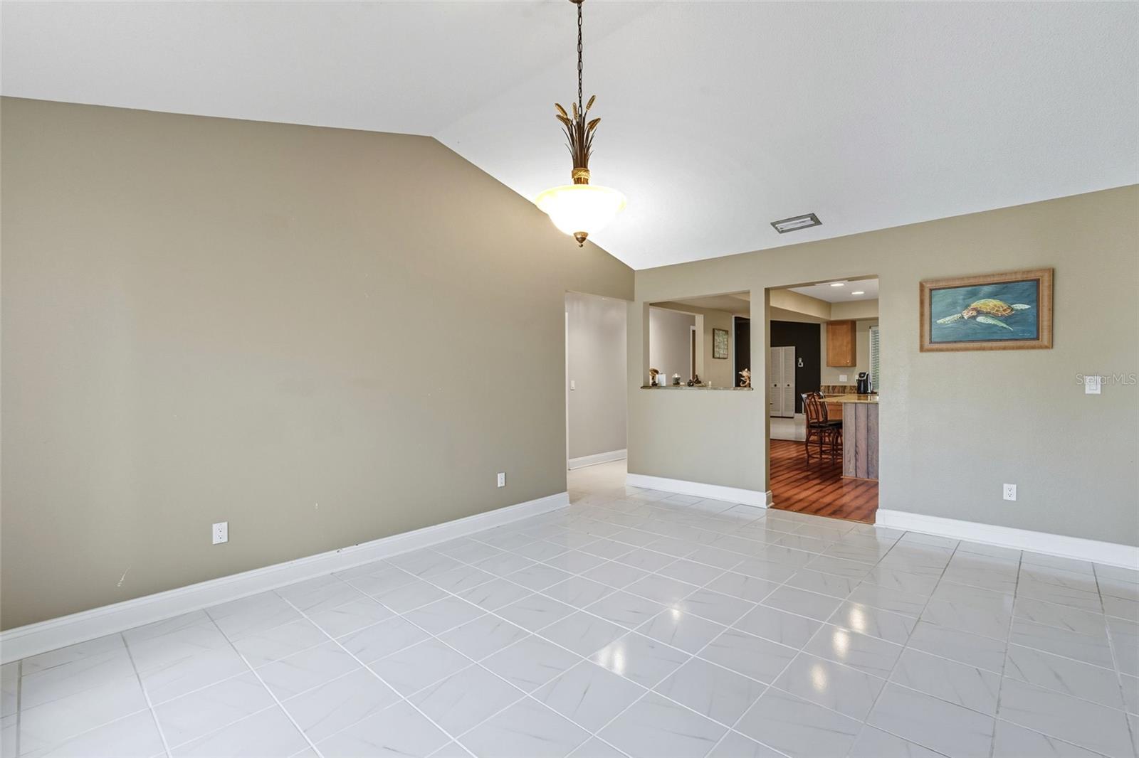 Image 17 of 51 For 1602 Southbay Drive