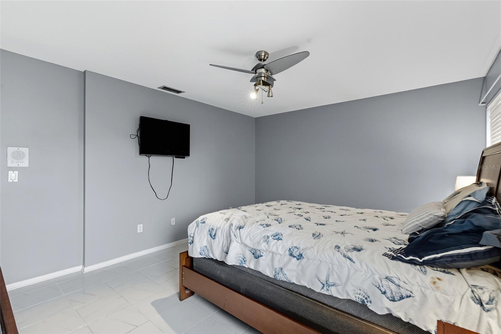 Image 21 of 51 For 1602 Southbay Drive