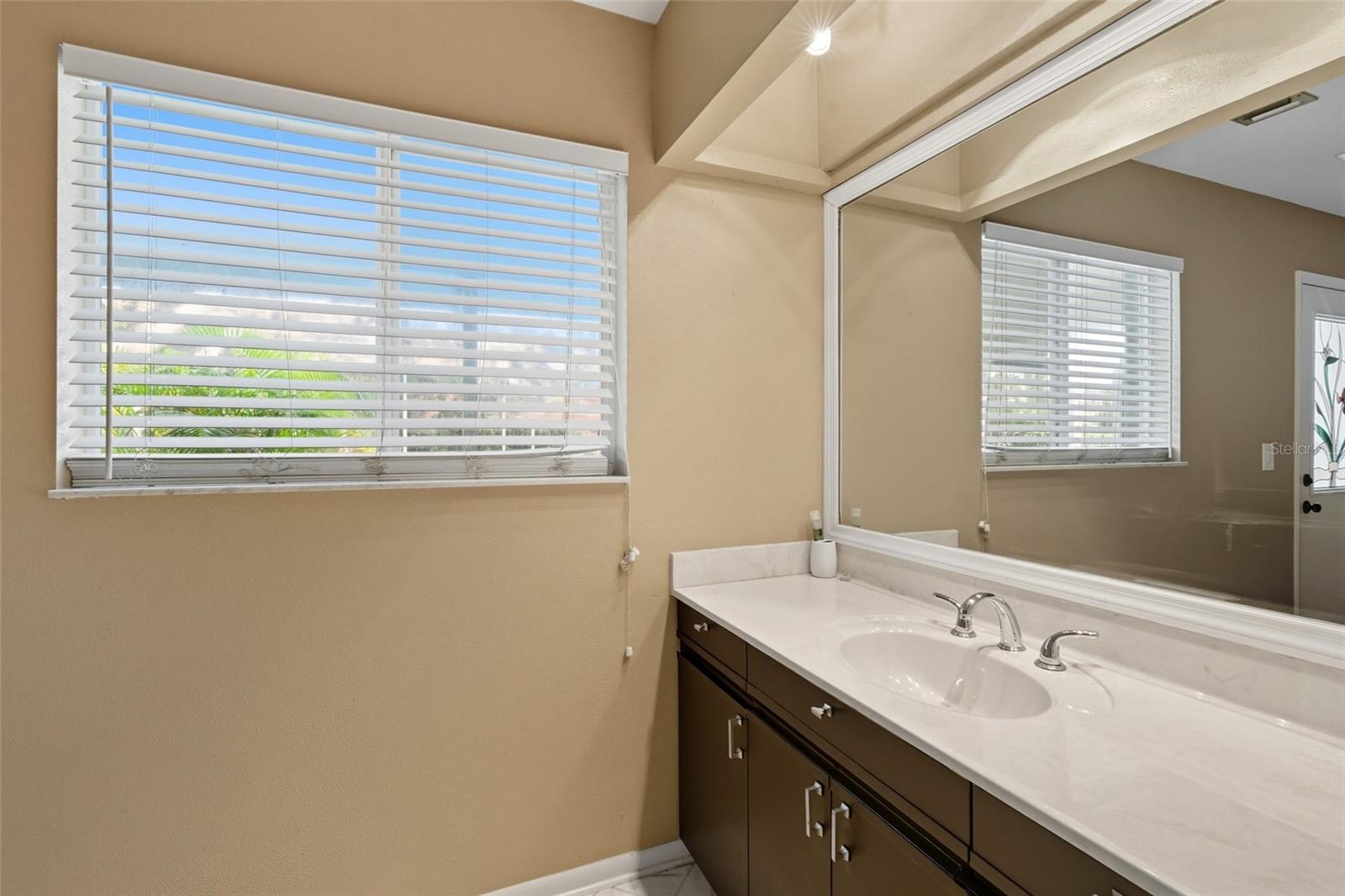 Image 29 of 51 For 1602 Southbay Drive