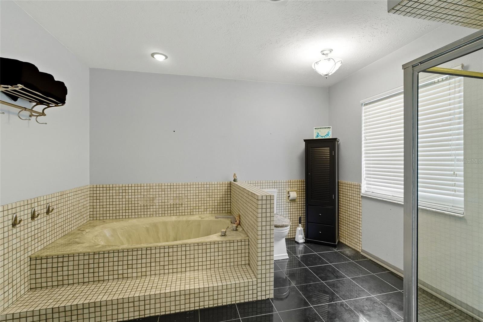 Image 37 of 51 For 1602 Southbay Drive