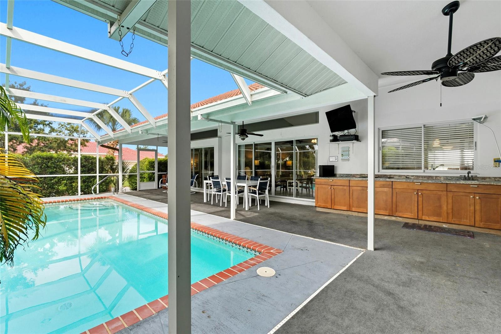 Image 4 of 51 For 1602 Southbay Drive