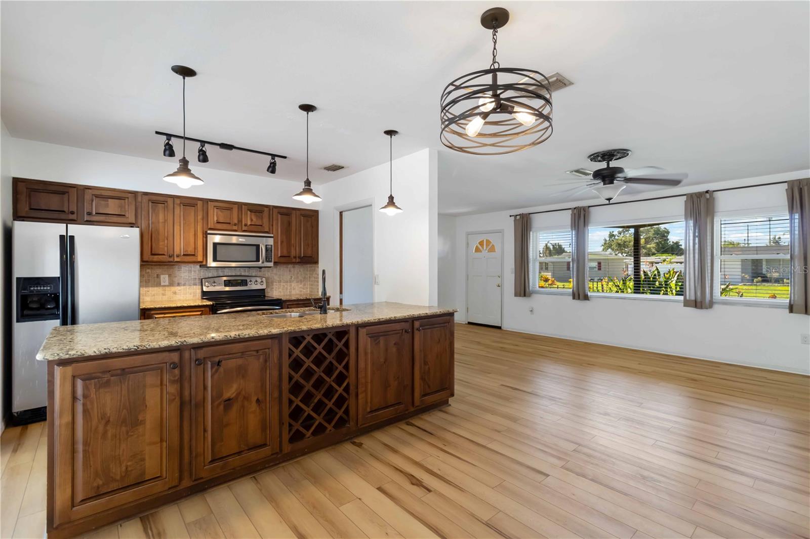 Image 10 of 65 For 5224 39th Avenue W