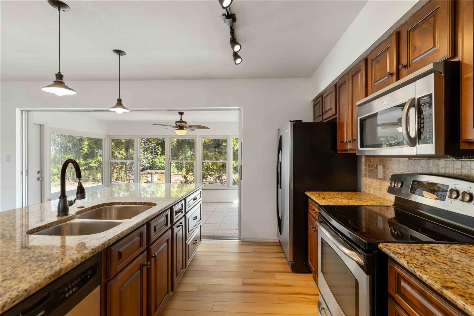Image 12 of 65 For 5224 39th Avenue W