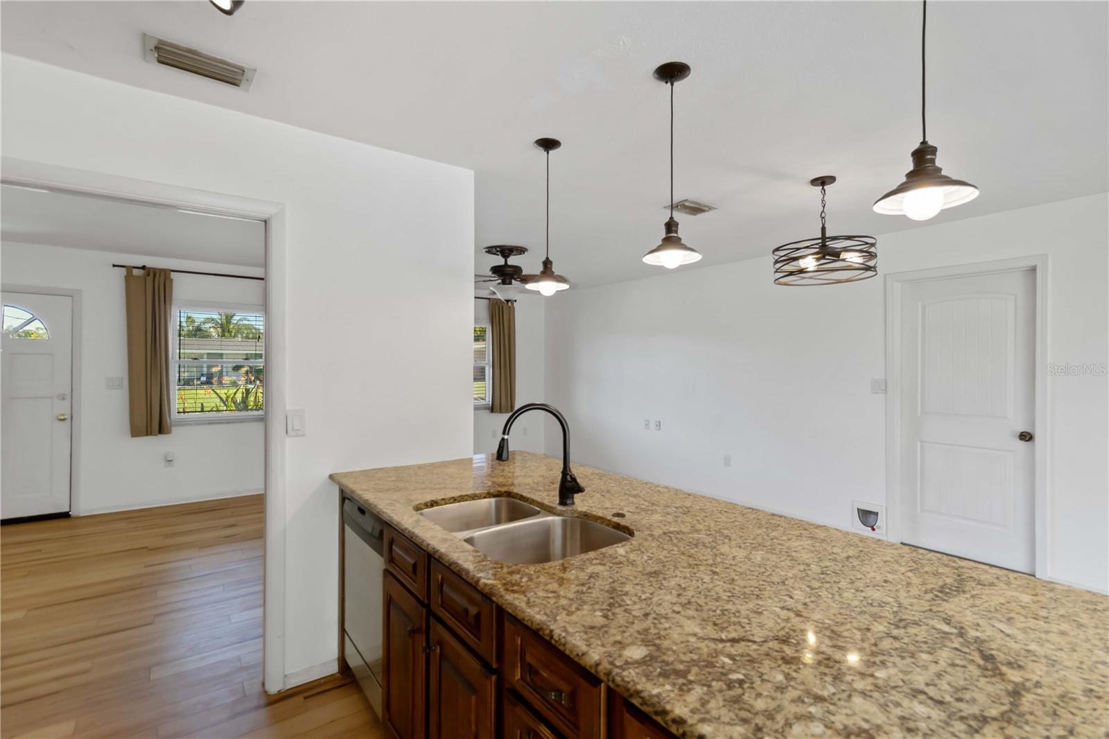 Image 15 of 65 For 5224 39th Avenue W
