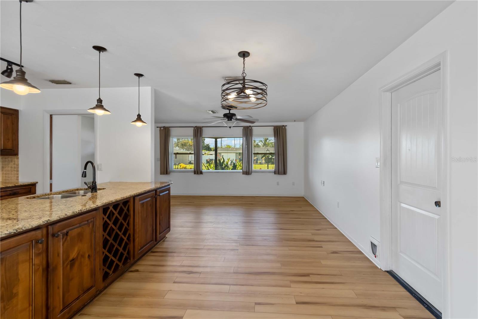 Image 16 of 65 For 5224 39th Avenue W