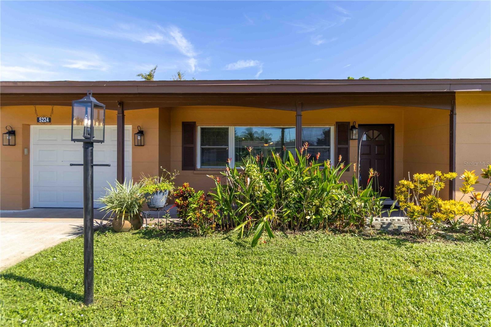 Image 3 of 65 For 5224 39th Avenue W