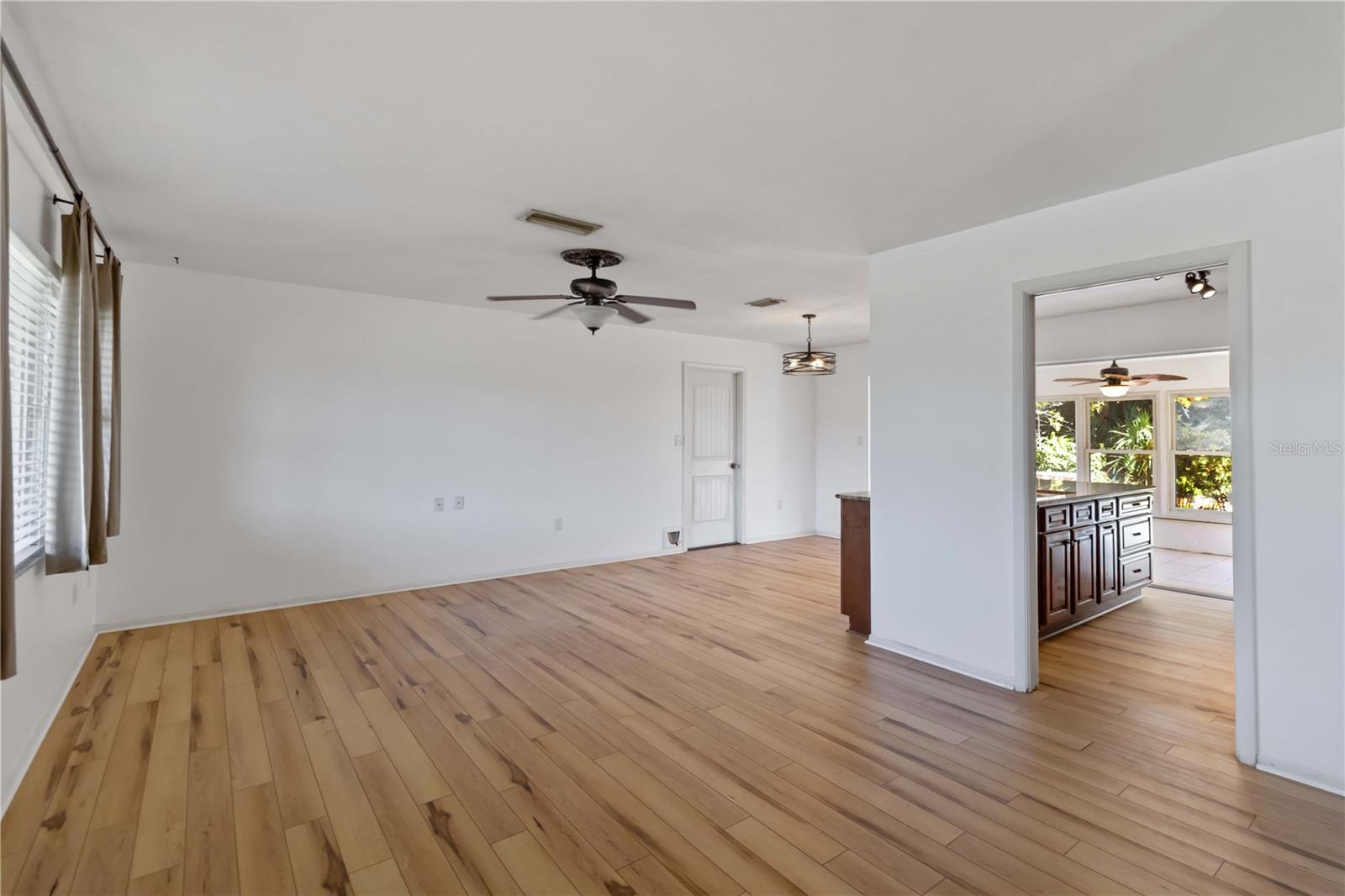 Image 6 of 65 For 5224 39th Avenue W