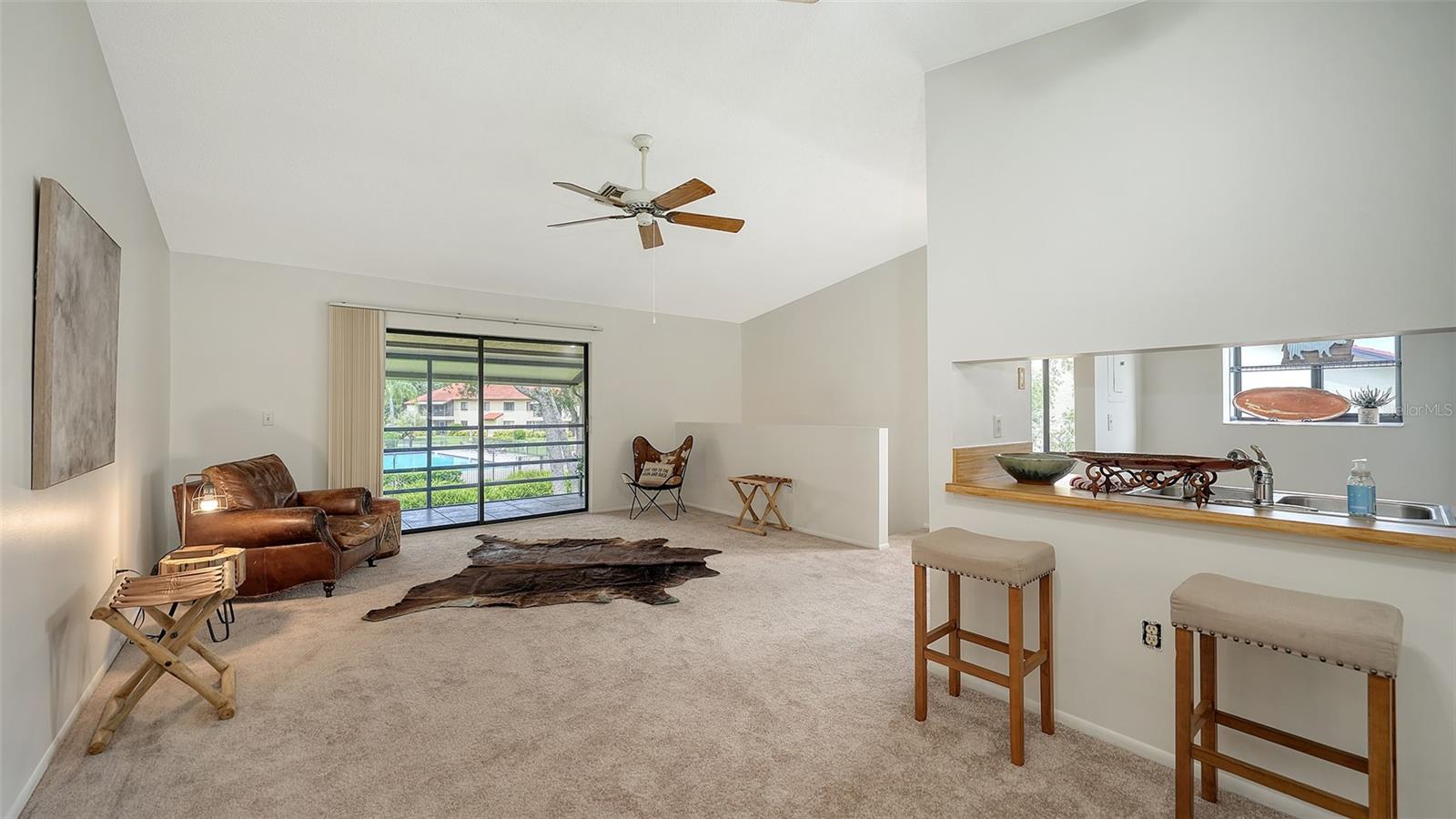 Image 17 of 36 For 5785 Gardens Drive 5785