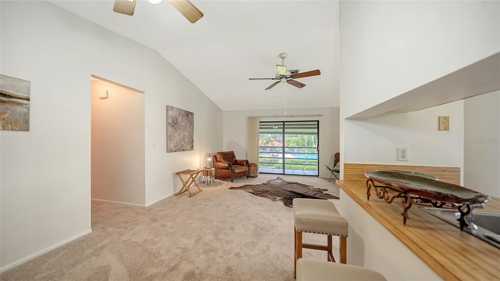 Image 18 of 36 For 5785 Gardens Drive 5785