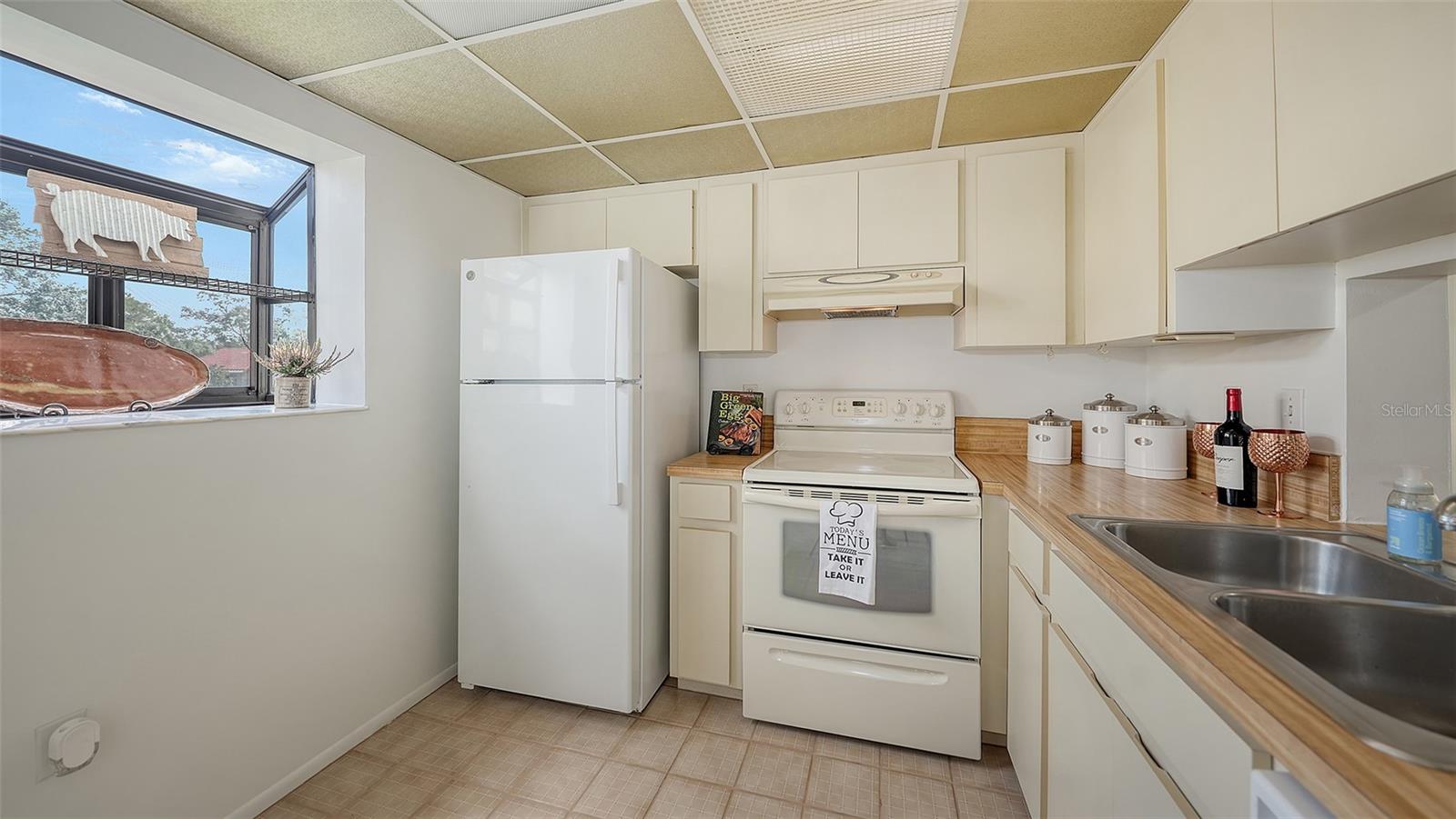 Image 5 of 36 For 5785 Gardens Drive 5785