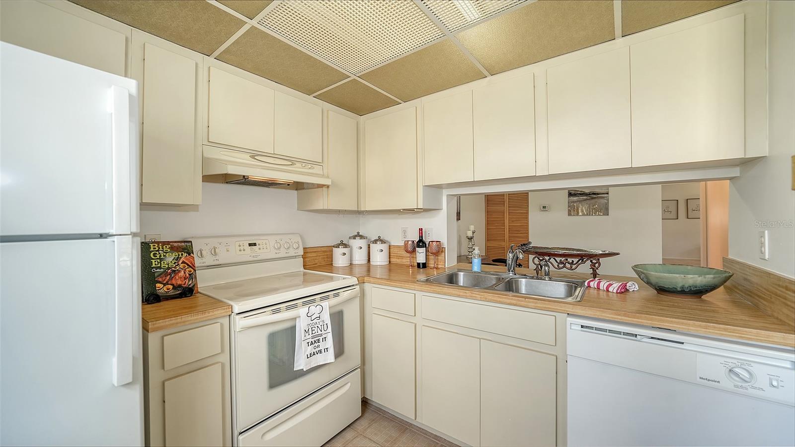 Image 6 of 36 For 5785 Gardens Drive 5785