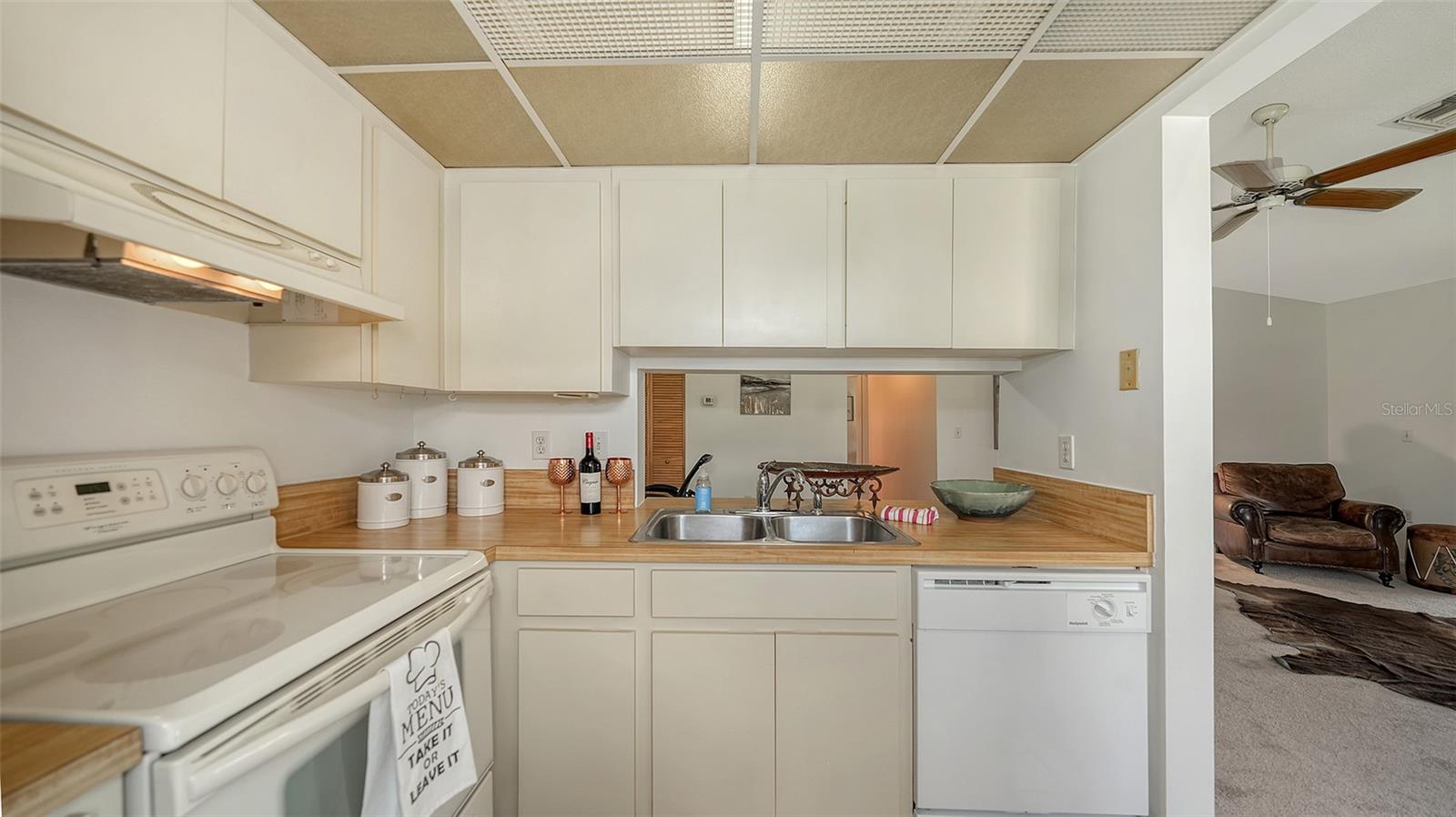 Image 7 of 36 For 5785 Gardens Drive 5785