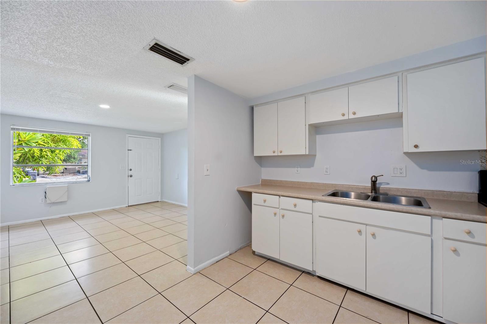 Image 5 of 22 For 408 60th Avenue Drive W