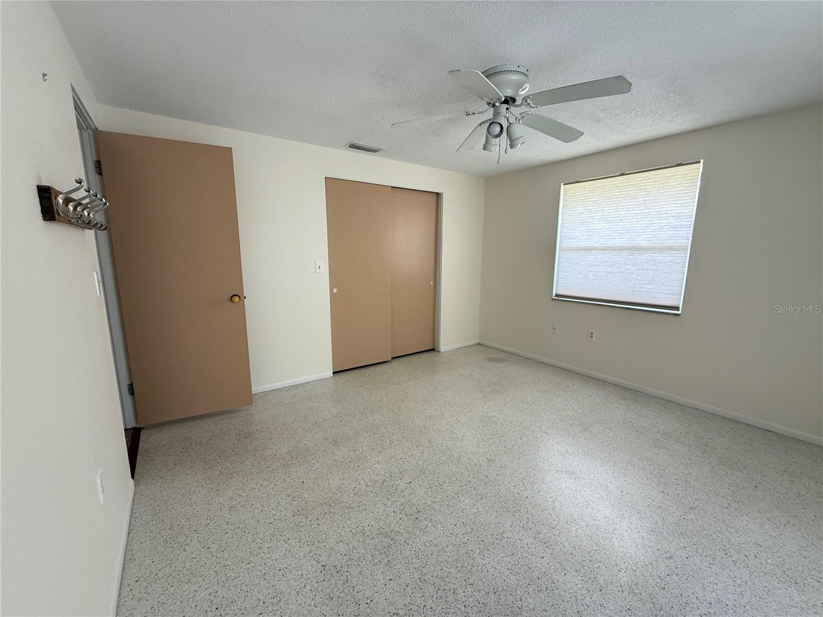 Image 15 of 36 For 305 Bay Vista Avenue