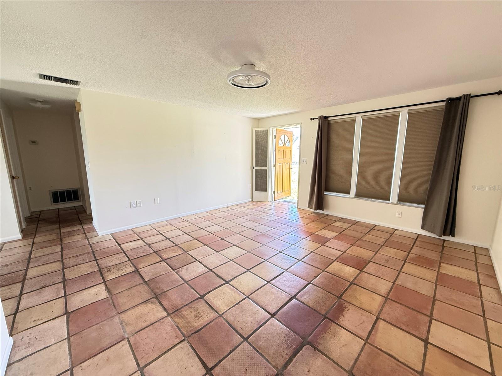 Image 4 of 36 For 305 Bay Vista Avenue