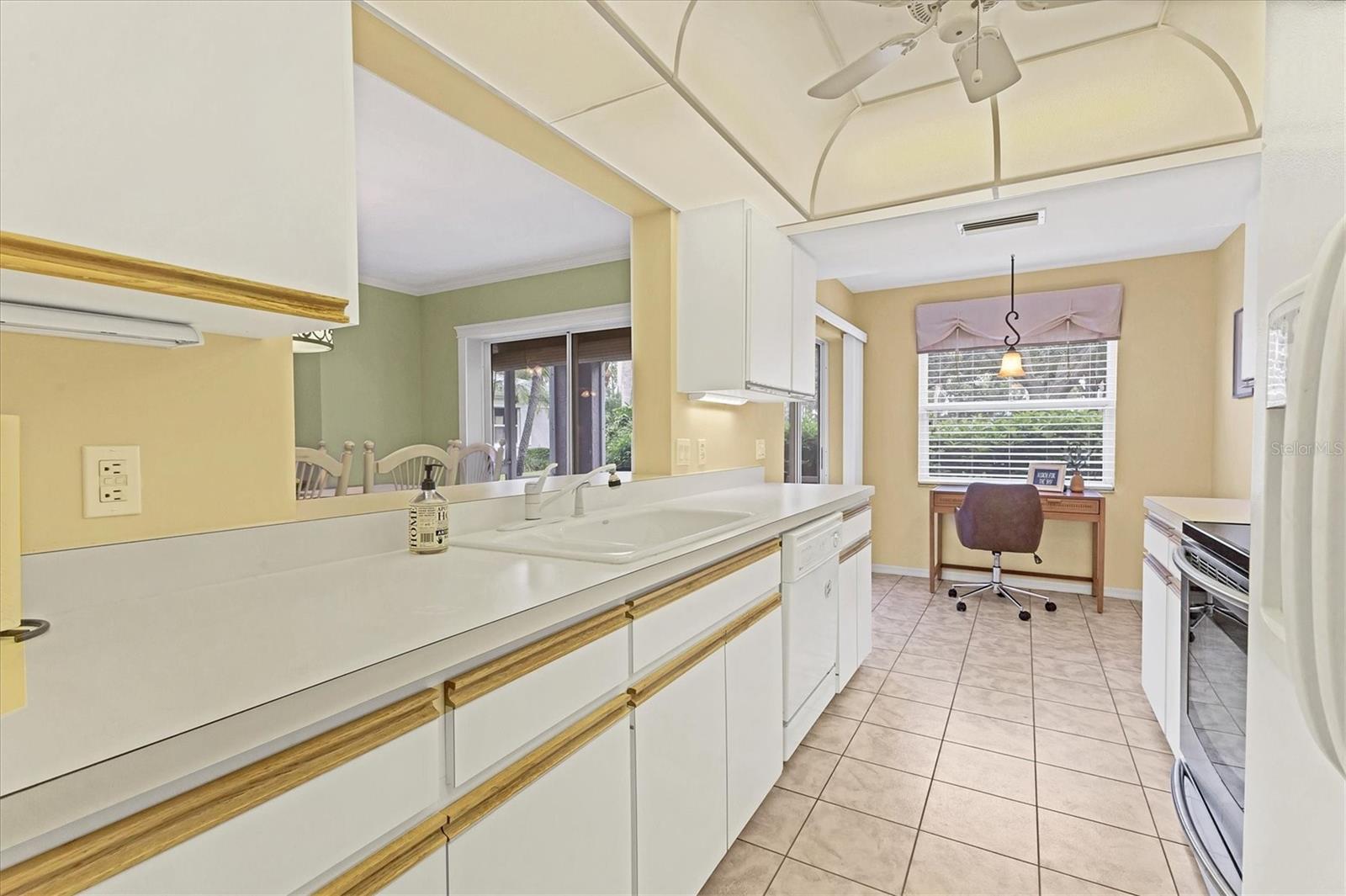 Image 14 of 60 For 5627 Sheffield Greene Circle 37