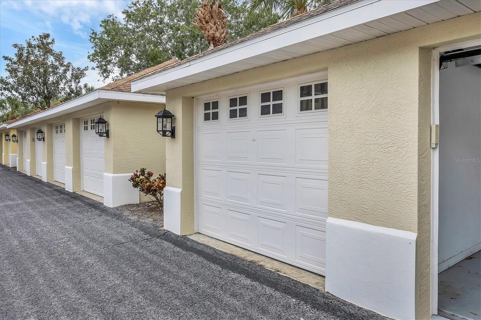 Image 38 of 79 For 5657 Key Largo Court 5657